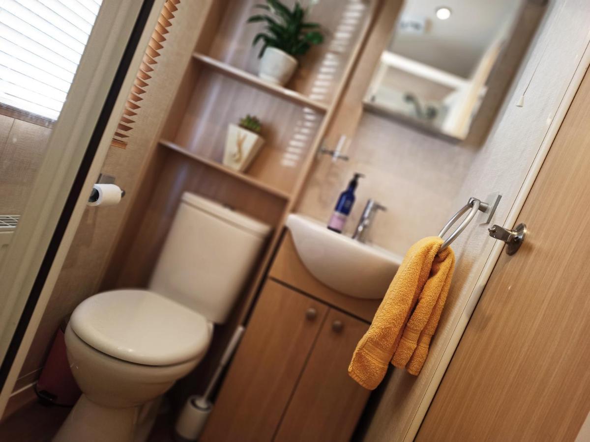 Holiday home 2 Bedroom Static Caravan C3 On Quiet Park Near Talacre And - Pet Friendly
