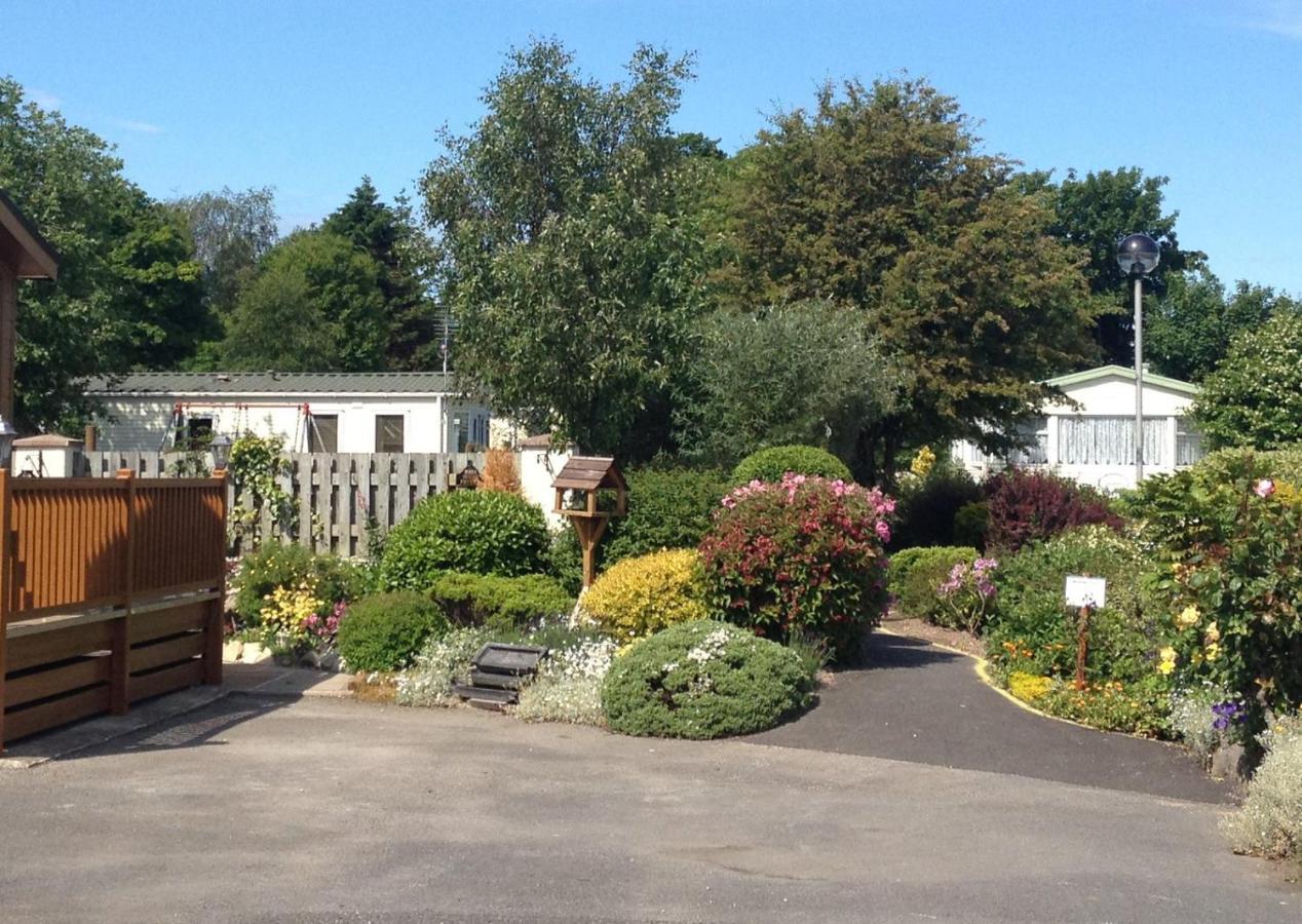2 Bedroom Static Caravan C3 On Quiet Park Near Talacre And - Pet Friendly Holiday home Prestatyn