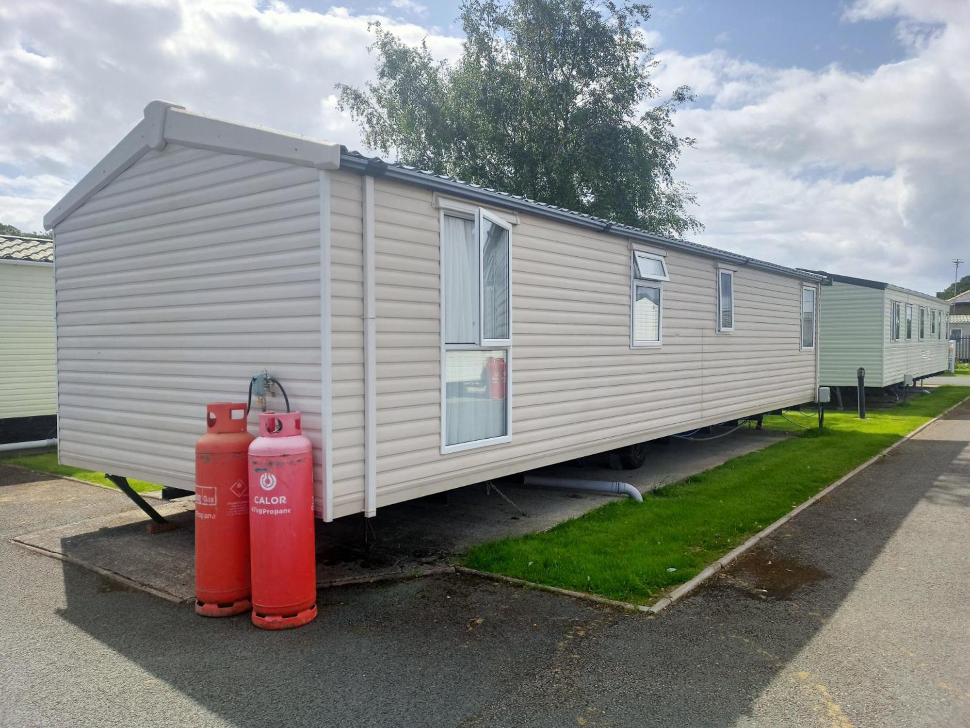 2 Bedroom Static Caravan C3 On Quiet Park Near Talacre And - Pet Friendly Prestatyn